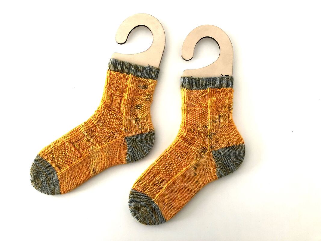 Grafische Mosaiksocken-Anleitung - Größe 38-41
