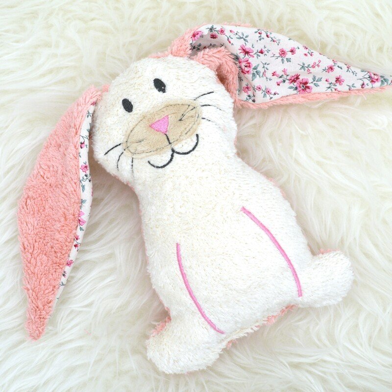 Nähanleitung Hase Osterhase Kuscheltier Schnittmuster in zwei Größen