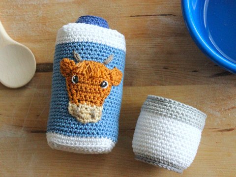 Häkelanleitung "Kleine Milchpackung mit Glas"