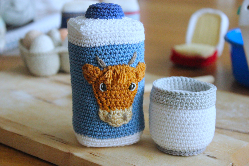 Häkelanleitung "Kleine Milchpackung mit Glas"