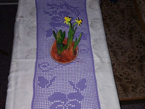 Tischläufer kleines Stiefmütterchen Häkelanleitung