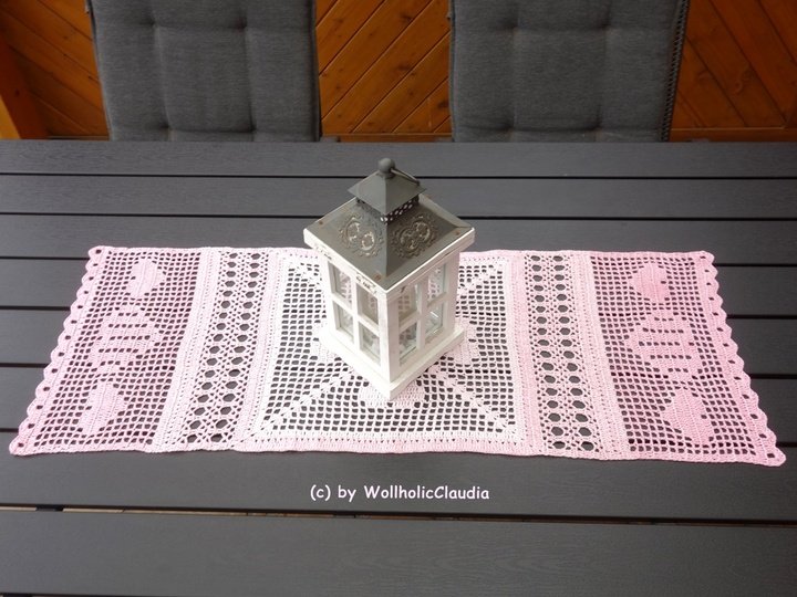 Häkelanleitung Tischläufer "Herz an Herz"