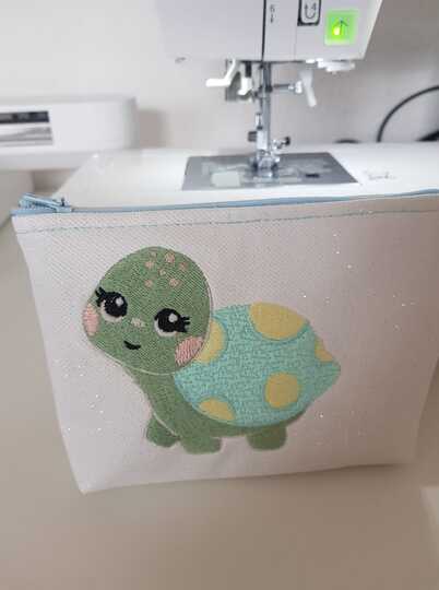 Schildkröte "Mathilda" Süßes Babymotiv Stickdatei von Stickzebra