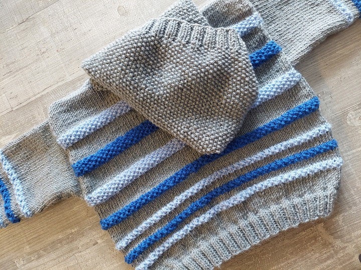 Strickanleitung Baby Hoodie mit Streifen Größe 86/92!