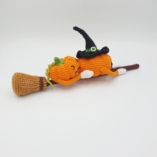 Halloween Funny Punkins on a Witch Broom Crochet Pattern PDF