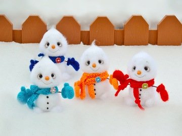 324 Crochet Pattern - Little Snowman with scarf and mittens