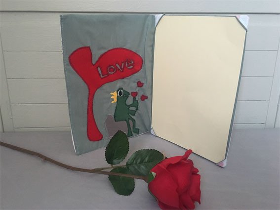 Valentine Card Frog - Image 2