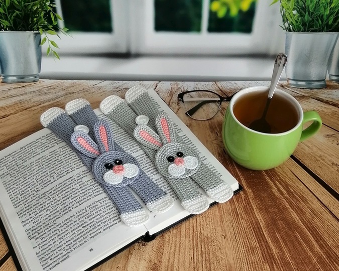 332 Crochet Pattern - Bunny Rabbit Applique, Bookmark or decor Amigurumi