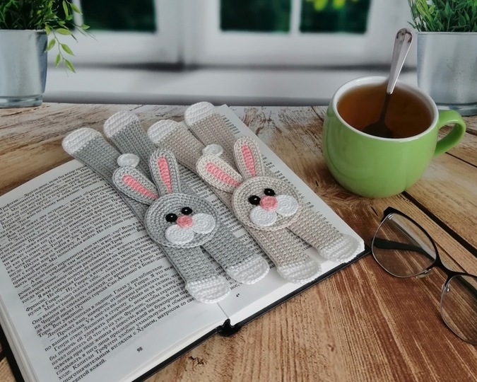 332 Crochet Pattern - Bunny Rabbit Applique, Bookmark or decor Amigurumi