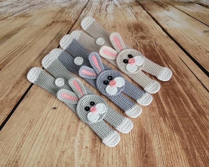 332 Crochet Pattern - Bunny Rabbit Applique, Bookmark or decor Amigurumi