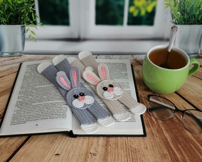 332 Crochet Pattern - Bunny Rabbit Applique, Bookmark or decor Amigurumi