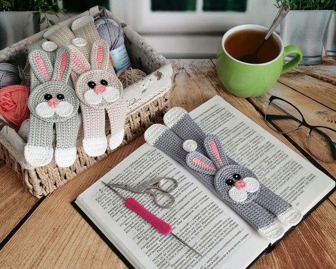 332 Crochet Pattern - Bunny Rabbit Applique, Bookmark or decor Amigurumi