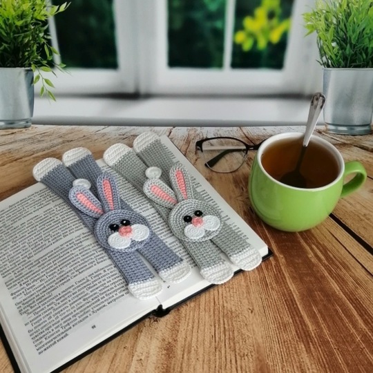 332 Crochet Pattern - Bunny Rabbit Applique, Bookmark or decor Amigurumi