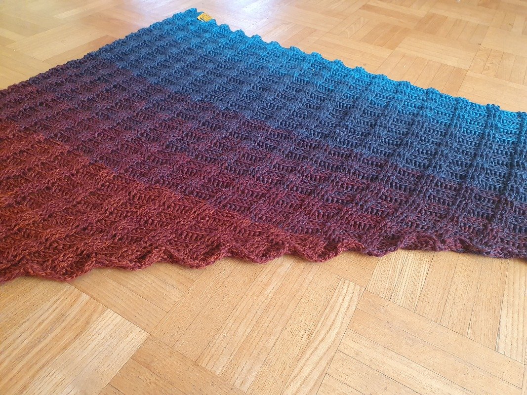 Two-in-One Reversible Crochet Shawl "Wendewunder" - Image 5
