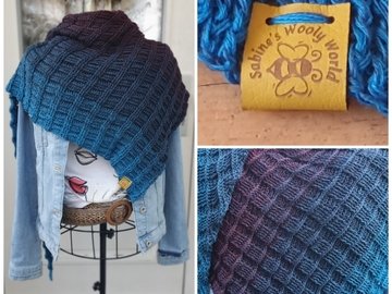 Two-in-One Reversible Crochet Shawl "Wendewunder"