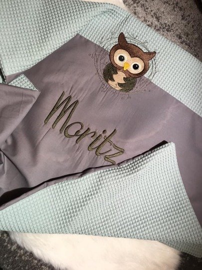 Süße Waldeule, Eule mit Rahmen Stickdatei von Stickzebra