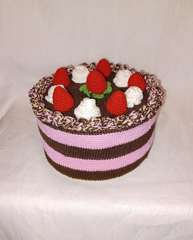 Strawsberry cake crochet pattern