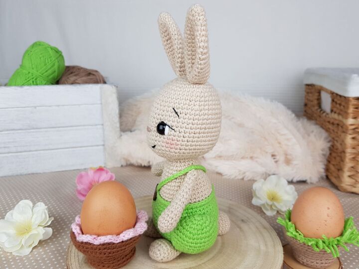 Osterhase Waldy mit Korbchen PDF Häkelnaleitung