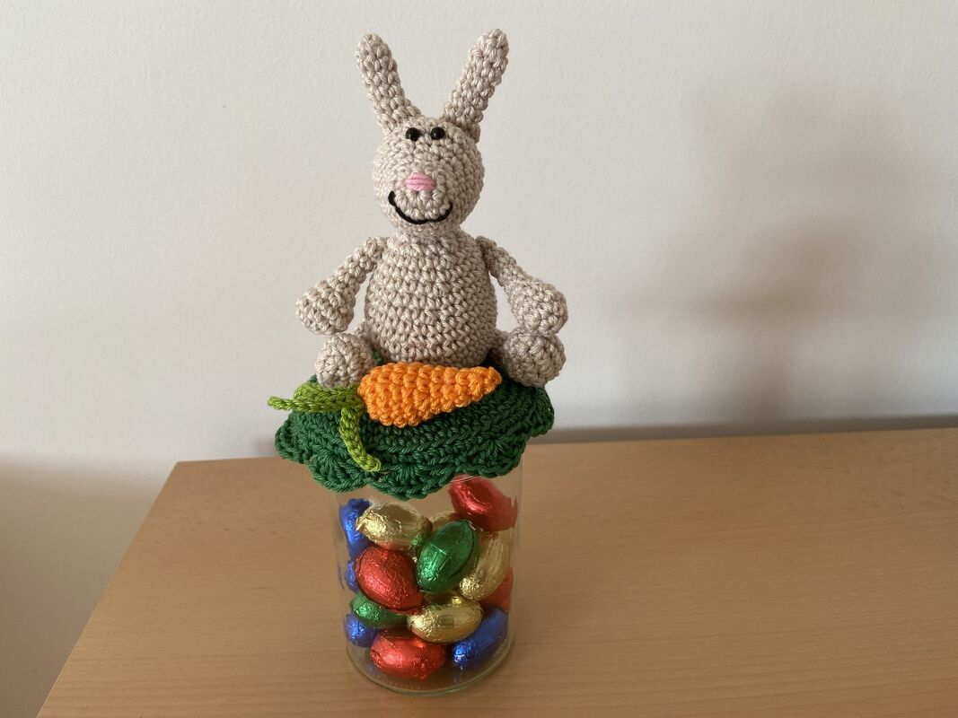 Häkelanleitung - Deckelbezug "Kleiner Hase"