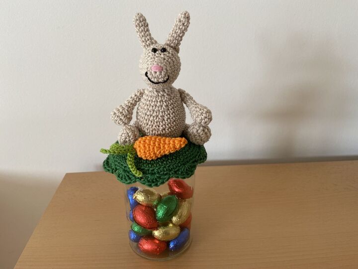 Häkelanleitung - Deckelbezug "Kleiner Hase"