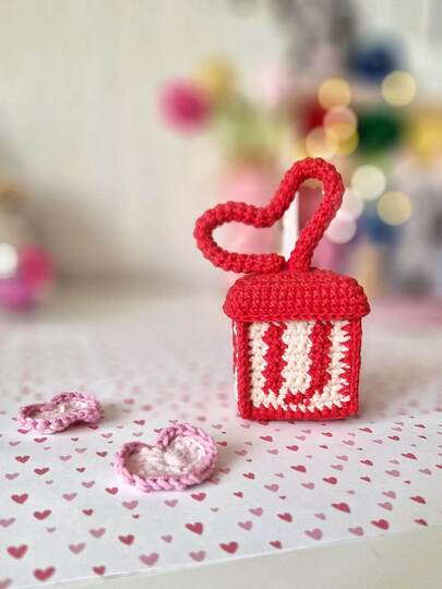Crochet love gift jewellery box
