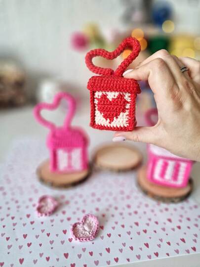 Crochet love gift jewellery box