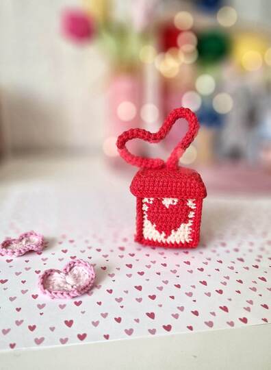 Crochet love gift jewellery box