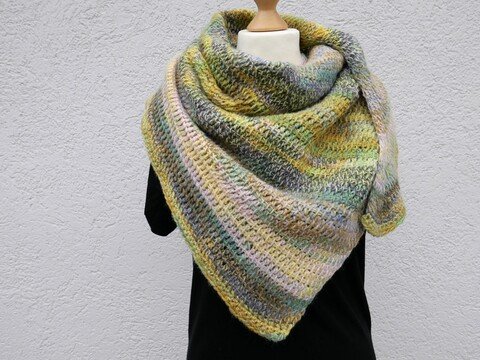 Tunesisch gehäkeltes Dreieckstuch Agatha