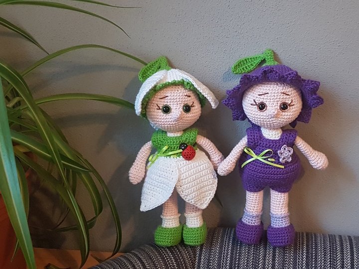 Frühlingspüppchen Schneeglöckchen und Blausternchen