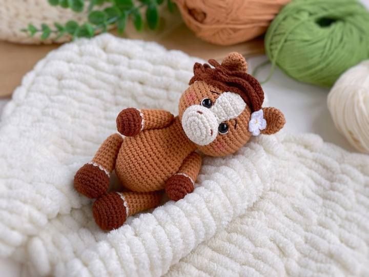 Kleines Pferd Häkelanleitung amigurumi