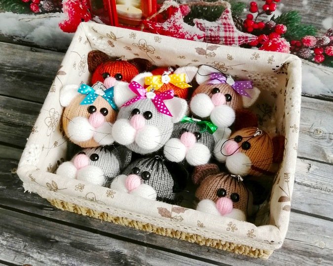 K103 Kittens Christmas tree baubles or decoration Cat