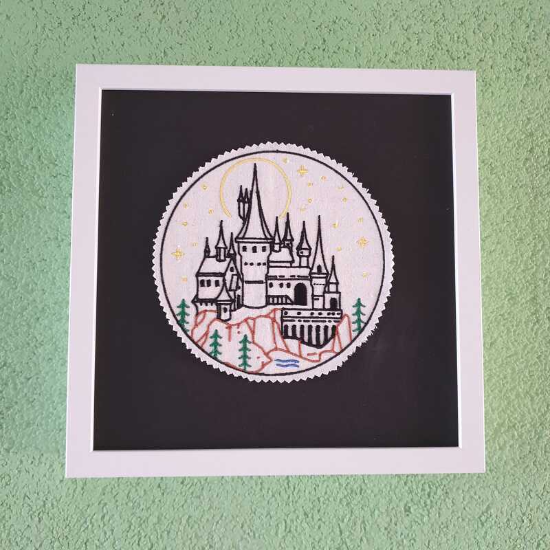 Stickdatei - Zauberschloss 2 Größen Magie Zauberei