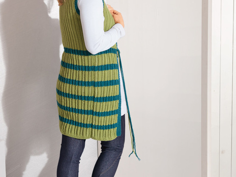 Lange Weste in Kiwi und Petrol mit Bindeband