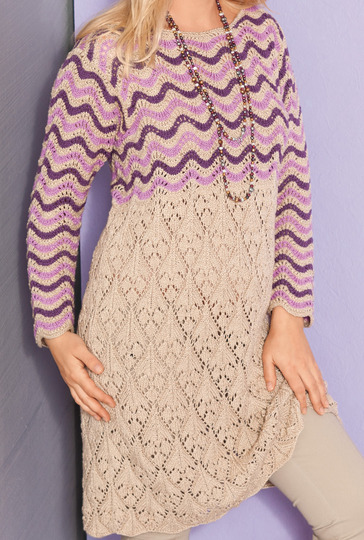 Beiges Kleid mit Wellenmuster in Beige, Altrosa und Pflaume