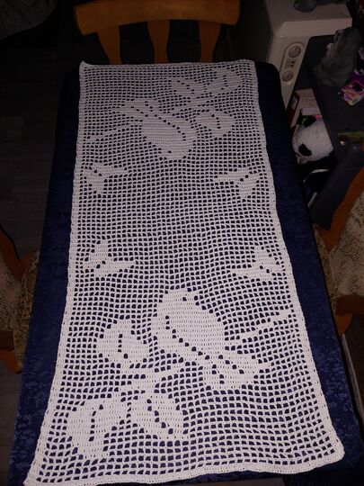 Tischläufer Frühling Vögel und Schmetterling Häkelanleitung