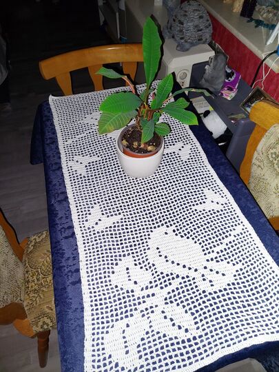 Tischläufer Frühling Vögel und Schmetterling Häkelanleitung