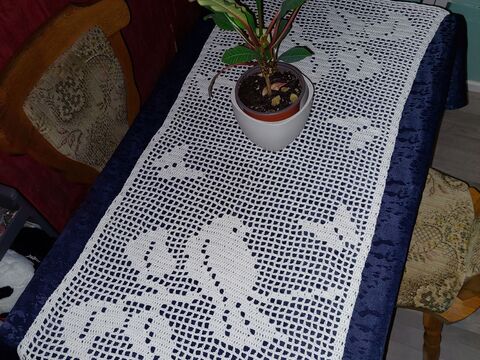 Tischläufer Frühling Vögel und Schmetterling Häkelanleitung