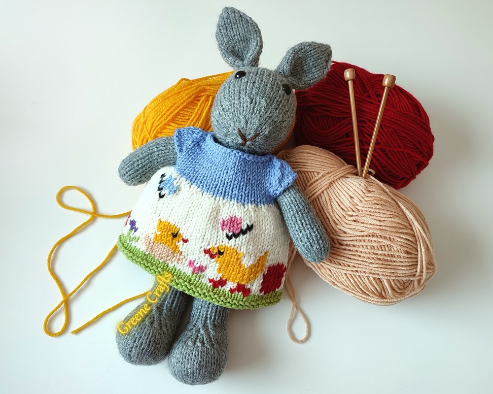 Daisy, the Easter Bunny - Toy Knitting Pattern - Image 3