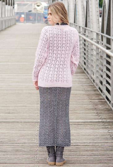 Pulli in Rosé und Rock in Anthrazit mit Ajourmuster