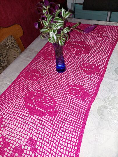 Tischläufer Rosen häkeln