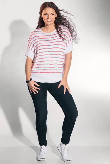 Weißes Shirt mit roten Streifen