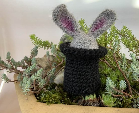 I Love Bunnies Osterdose 2025 (Bow Edition) – Mit 2 Päckchen Häschen-Figuren + 8 Sammelkarten – Limitierte Edition
