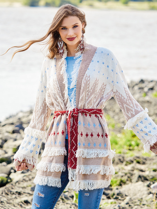 Jacke mit Jacquardmuster in Naturtönen, Fransen und Gürtel