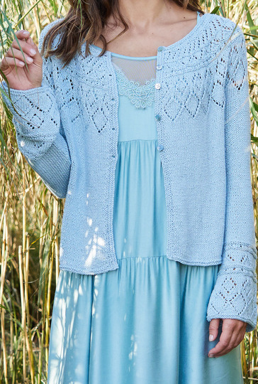 Romantische Ajour-Jacke mit Rundpasse