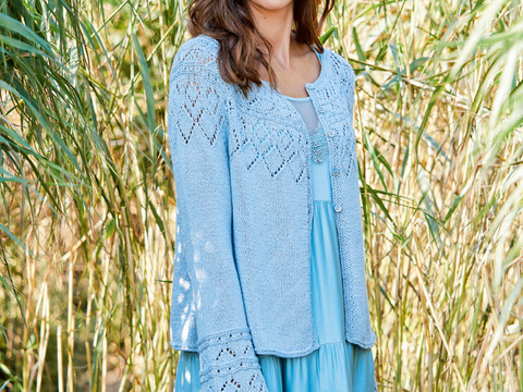 Romantische Ajour-Jacke mit Rundpasse