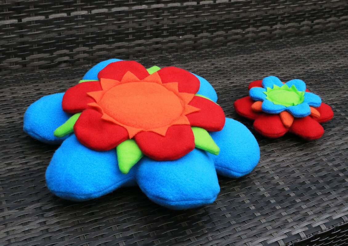 Flower Power Blumenkissen – Nähanleitung + Schnittmuster in 2 Größen