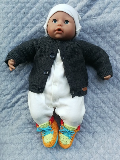 Baby Sneaker „Crazy“ - Häkelanleitung für Babyschuhe mit Herz an der Seite