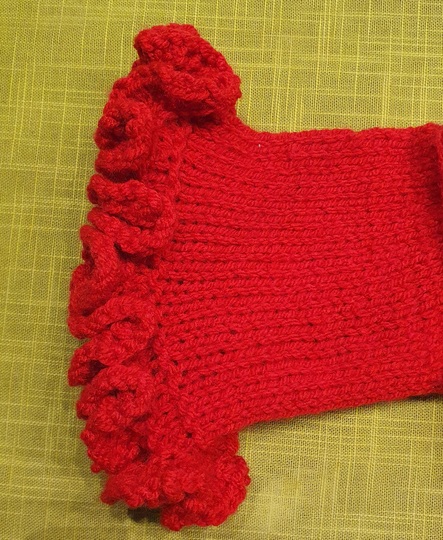 Strickanleitung M&auml;dchenjacke mit Bl&uuml;ten und R&uuml;schen  ca. Gr&ouml;sse 104