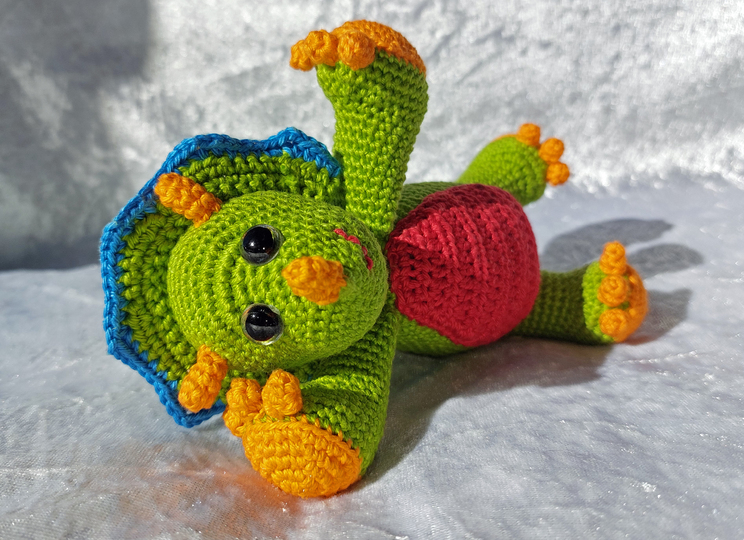 Triceratops "Veo" häkeln - Anleitung für den süßen Dino