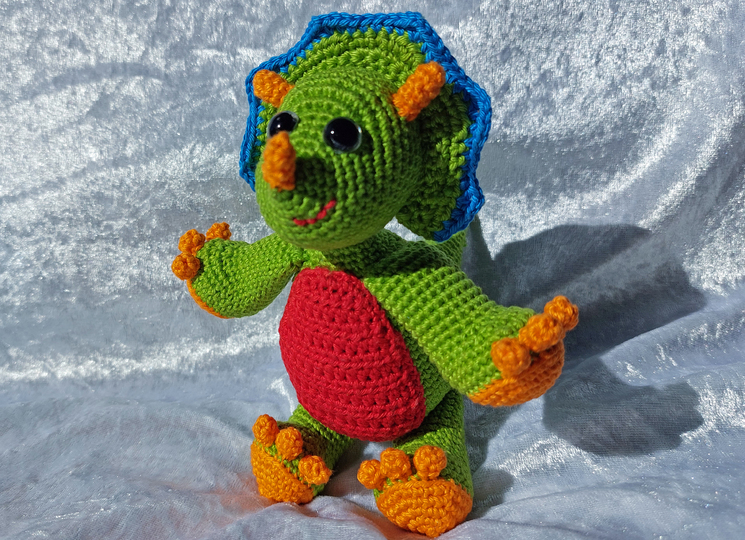 Triceratops "Veo" - Pattern for the cute dinosaur